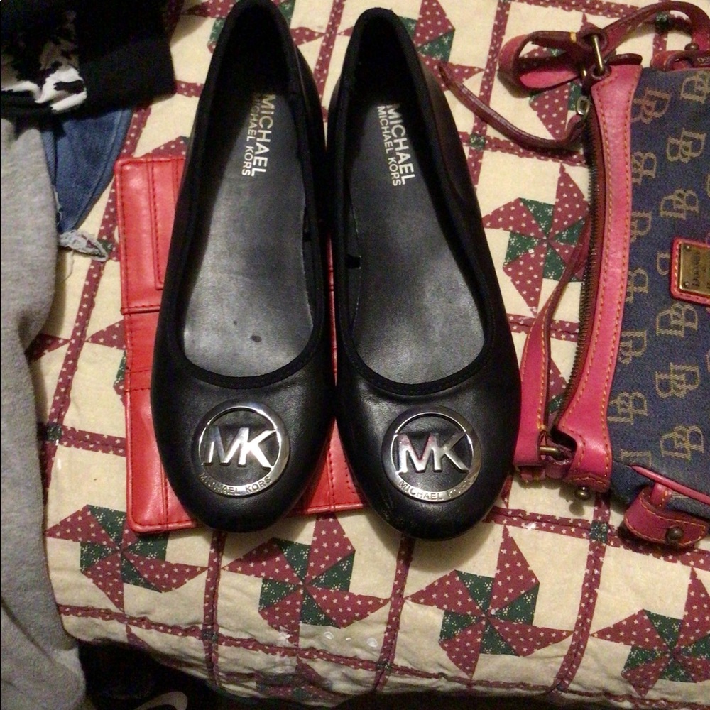 Micheal kors slip one size 6 womens